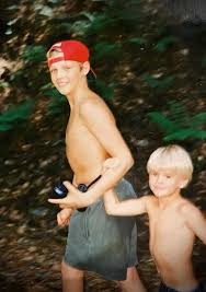 Las primeras palabras de Nick Carter tras la muerte de su hermano Aaron:  'Mi corazón se ha roto hoy'