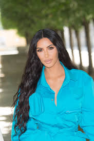 Perfecting the shiny, bouncy waves so often seen on the red carpet is easier said than done. Kim Kardashian Just Debuted A New Angled Bob Instyle