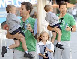 Дональд эдвард уолберг и элма илэйн воспитывали 9 детей. Mark Uolberg Stanet Otcom V Chetvertyj Raz Spletnik