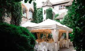 Castle Rubein Weddings By Wedding Designer Hannah Elia I Hochzeit In Schloss Rubein I Matrimonio In 2020 Hochzeit Catering Sudtirol Italien Bozen Sudtirol