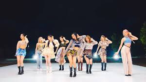 Fromis 9 continuó como un grupo de ocho miembros y lanzó su segundo ep, to. Fromis 9 We Go Who S Who K Pop Database Dbkpop Com