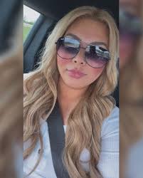 Fan meets yellowjackets cast and they recognize her cat videos