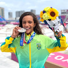 Rayssa leal ainda contou que se inspira em suas colegas de seleção brasileira, letícia buffoni e pâmela rosa para continuar evoluindo e disse como lida com o fato de, tão cedo, servir de inspiração para outras meninas escolherem o skate. Ffh2yo Atsa7km