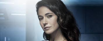 Maybe you would like to learn more about one of these? Superman Lois Engagiert Emmanuelle Chriqui Als Lana Lang Rolle Von Supermans Jugendfreundin Im Arrowverse Besetzt Tv Wunschliste