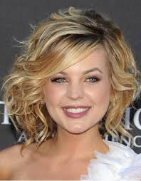 40 Stunning Medium Hairstyles For Round Faces Wavy Hairstyles Medium Curly Hair Styles Naturally Medium Hair Styles