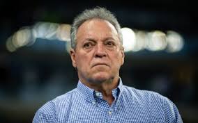 Abel carlos da silva braga, also known as abel braga or just abel during his playing days (born 1 september 1952), is a football manager and a former football player. Em Audio Vazado Abel Braga Atribui Derrota Para Flamengo A Sacanagem Da Arbitragem