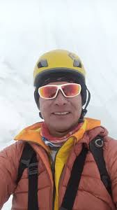 Mt. Chopicalqui 6345m.y My. Pisco 5725m. En la cordillera blanca en los  Andes peruanos.