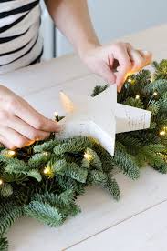 Tannengirlande Mit Lichterkette Selber Binden Weihnachtsdeko Fur Tisch Und T Dekoration Weihnachten Basteln Weihnachten Dekoration Diy Weihnachten Dekoration