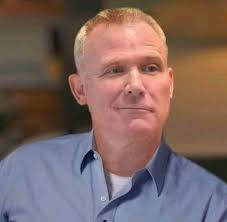 🎶Oh, Honeycomb,won't you be my baby, well, Honeycomb be my own, got a hank  o' hair and a piece o' bone,and made a walkin' talkin'