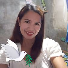 🎉 I recently helped Donna Echalico, Ricci Kaye and 2 others earn the  Conversation Starter badge! It's exciting support them and be a part of  their community. Check out their content and