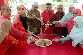 Maybe you would like to learn more about one of these? Berita Harian Sur Twitter Ceo Sbj Sdn Bhd Tan Lian Chong Lima Kiri Bersama Menteri Besar Kelantan Datuk Ahmad Yakob Empat Kiri Menggaul Yee Sang Foto Nstp Https T Co Efhcx60ka7