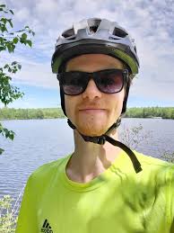 Hello everyone, We are Victoire and Eléonore, two French friends, 27 years  old, cycling 25,000 km in one year from Alaska to Patagonia. Right now we  are in Canada. Both of our