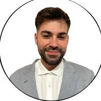 90+ perfiles de «César Lazcano»