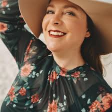 🎓CLASS OF 2025!! 🎓Hats off to you! You did it!! Commemorate this once in  a life time moment with beautiful photos to treasure forever! Message me to  schedule for Prom, Senior Sessions