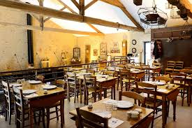 Les Tables Du Bistrot Limoges Haute Vienne France Septembre 2019 Vienne France Plat Traditionnel Table