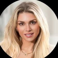 Jessica Macdougall's Instagram, Twitter & Facebook