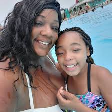 Angie Doss's Instagram, Twitter & Facebook