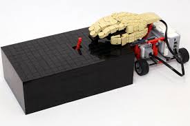Die helfen, sich mit lego mindstorms® education ev3 vertraut zu machen. Die Lego Ev3 Black Box Von Jkbrickworks Ist Wieder Da Zusammengebaut