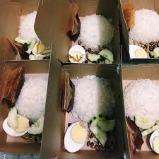 Minggu lepas saya berpeluang mengikuti trip percuma bersama shaklee ke phuket thailand. Muka Taip Nasi Lemak