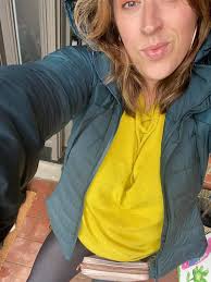 Excuse my awkward mirror selfie but I will be living in these leggings now.  🥰