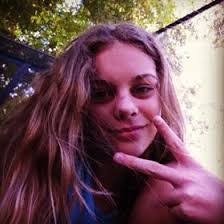 Isabelle Redmond's Instagram, Twitter & Facebook