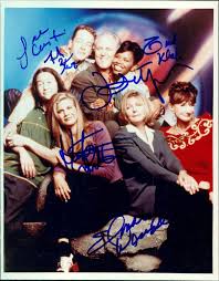 While stopping in at a deli near ground zero days after the attack, a fireman recognized and approached johnston to thank her, letting her know. 3rd Rock From The Sun Cast Signed 8x10 Photo With John Lithgow Kristen Johnston French Stewart Joseph Gordon Levitt Jsa Aloa Pristine Auction