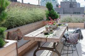 Eye Swoon Rooftop Terrace In Brooklyn Eckbank Auf Dachterasse Seitliche Bepflanzung Zur Abgrenzung The Post Rooftop Terrace Design Outdoor Patio Table Patio