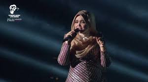 04:09] 00:19.08rasaku kamu ada 00:25.95disetiap sedih juga senangku 00:33.08rasanya kamu sudah 00:39.45menjadi bintang terang hidupku 00:47.27 00:49.39m. Lebih Indah Live Dato Siti Nurhaliza Friends Concert By Yonderland
