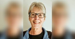 Julie Holloway's Instagram, Twitter & Facebook