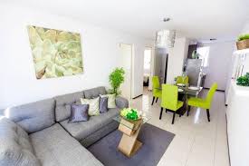Salas modernas para espacios pequeos para la decoracin de salas modernas para apartamentos, se pueden implementar muebles multifuncionales una sala pequea lucir mucho mejor con colores claros que iluminen la sala, los colores claros perciben un espacio ms amplio, mientras. 20 Estupendas Ideas De Comedores Pequenos Perfectos Para Tu Departamento