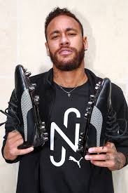 Puma king and apparel range the boot is engineered with the latest in performance technology to provide enhanced touch and control benefits, made for the ultimate playmaker. Puma Launch New Neymar Jr Boot Apparel Collection