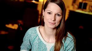 Scopri ricette, idee per la casa, consigli di stile e altre idee da provare. Christina Sturmer Wird Mama Die Sangerin Ist Wieder Schwanger