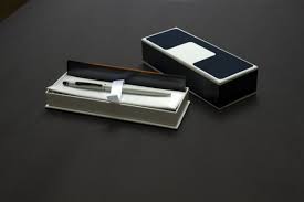 If a gift box is not supplied simply add a message to me when you place the order that it is a gift and i will make sure it is packed in an appropriate smart box. Pens Are Ideal Gifts For Formal Occasions How To Select The Right Pen Gift Box And