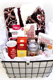 How To Create A Winter Warm Up Gift Basket 6 Easy Holiday Gift Basket Ideas Holiday Gift Baskets Simple Holiday Gifts Christmas Gift Baskets Diy