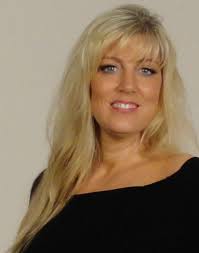Hollywood Airbrush Tanning Academy Guides Former High School Teacher Katelyn Chandler To Launch Her Own Airbrush Tanning Business