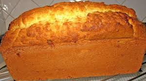 Gateau Au Yaourt Moelleux Ideal Pour Le Petit Dejeuner Ou Le Gouter Il S Agit D Un Gateau D Origine An En 2020 Gateau Yaourt Moelleux Gateau Yaourt Gateau Aux Prunes