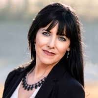 Kayce Williams's Instagram, Twitter & Facebook