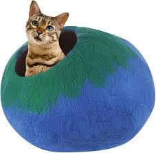 Buy cat cave beds and get the best deals at the lowest prices on ebay! Amazon Com Juccini Handcrafted Felted Wool Cat Cave Bed For Cats And Kittens Perfect Cat Beds For Indoor Cats Felted From 100 Natural Wool Green Blue Cave Medium Kitchen Dining