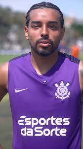 Antes da estreia do Timão no Brasileirão Assaí, o goleiro Cassio12 recebeu  uma homenagem: ao entrar em campo, ele completará 470 jogos com a camisa do  Timão, sendo o 10º atleta com