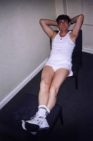 Né le 23 novembre 1945 à fraserburgh dans la région écossaise d'aberdeenshire, dennis nilsen est le deuxième des trois enfants d'elizabeth duthie whyte et d'olav magnus moksheim (alias nilsen), soldat norvégien qui fait la connaissance d'elizabeth en écosse en 1940 dans le cadre de la résistance norvégienne, le couple se mariant en mai 1942 et s'installant dans la maison. 32 Serial Killer Dennis Nilsen Square Mile Of Murder