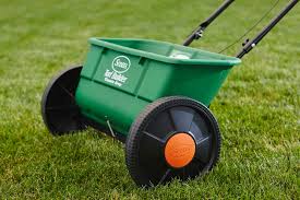 Take your curb appeal to a whole new level. Scotts Turf Builder Classic Drop Spreader Scotts