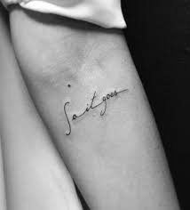 Tattoos für mann und frau. Arm Tatowierung Tattoo Ideen Frauen Rippe Arm Frauen Ideen Rippe Tatowierung Tattoo Winzige Tattoos Coole Kleine Tattoos Schriftarten Fur Tattoos