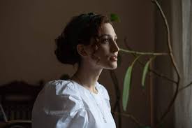 She should be showing more skin for having such amazing body! Why Do Jewish Women Cover Their Hair