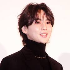 吉野北人、舞台裏の秘密！平常心を保つ驚きの方法とは？ - Imagen principal del artículo