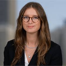 Ginger Bowles's Instagram, Twitter & Facebook