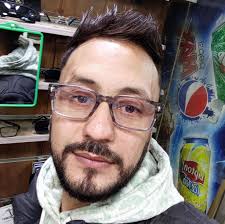 إبتدائية خالفي الوناس بقرية ڨرڨور كانت محل زيارة والي الولاية صبيحة اليوم  مرفوقا برئيس المجلس الشعبي الولائي ورئيس المجلس الشعبي البلدي ، أين أستمع  لإنشغالات المواطنين خاصة فيما يخص تهيئة وترميم الإبتدائية