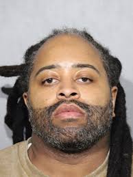 PORTER, ERIK D 38 BLACK M CHARGES: 720 ILCS 5.0/24-1.6-A-1 AGG  UPW/VEHICLE/NO FOID OFFENSE AS CITED 9-8-030(A) FLASHING RED SIGNAL STOP  OFFENSE AS CITED