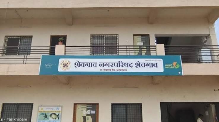 मुख्यमंत्र्यांच्या स्वाक्षरीचा गैरवापर करून शेवगाव नगरपरिषदेत बनावट आदेश; तिघांवर गुन्हा दाखल