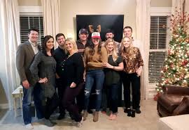 Or you could ring in the new year with your mobile party. How To Throw A Neighborhood Progressive Dinner Party