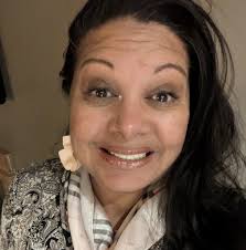 🕶 CHIMI-TÄVLING! 🕶 Nu har du och två kompisar möjlighet att vinna  _varsitt_ par solglasögon från CHIMI! 😎 Tävla genom att: • Gilla och dela  inlägget • Kommentera inlägget med rätt svar